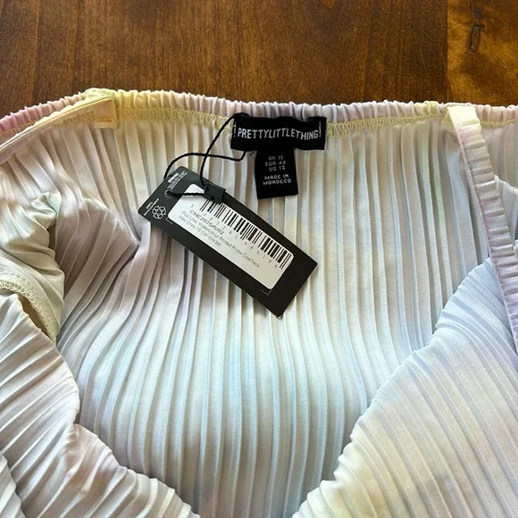 PrettyLittle Thing PLUS SIZE Lilac Watercolor Pisse Maxi Dress - Picture 4 of 5